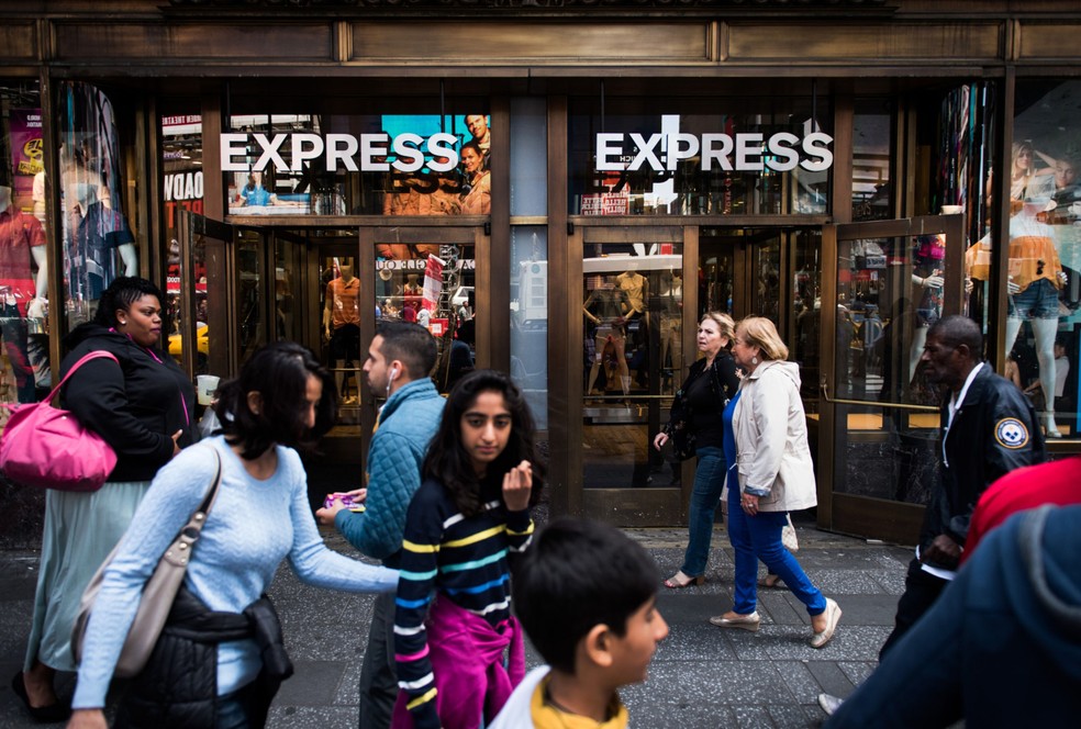 Erros administrativos e de moda deixam a Express à beira da insolvência