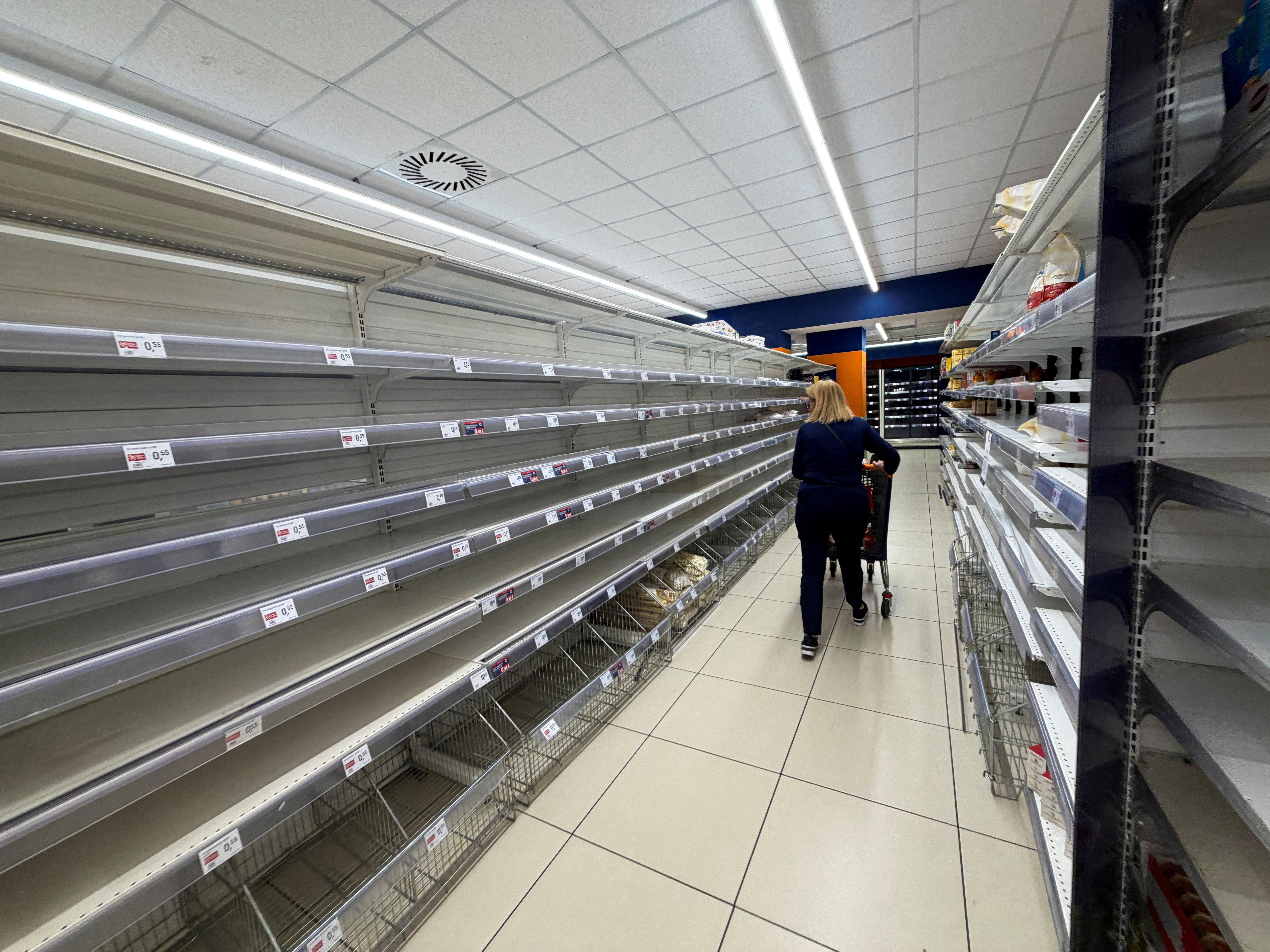 Protestos de caminhoneiros provocam escassez de alimentos na Itália - Foto