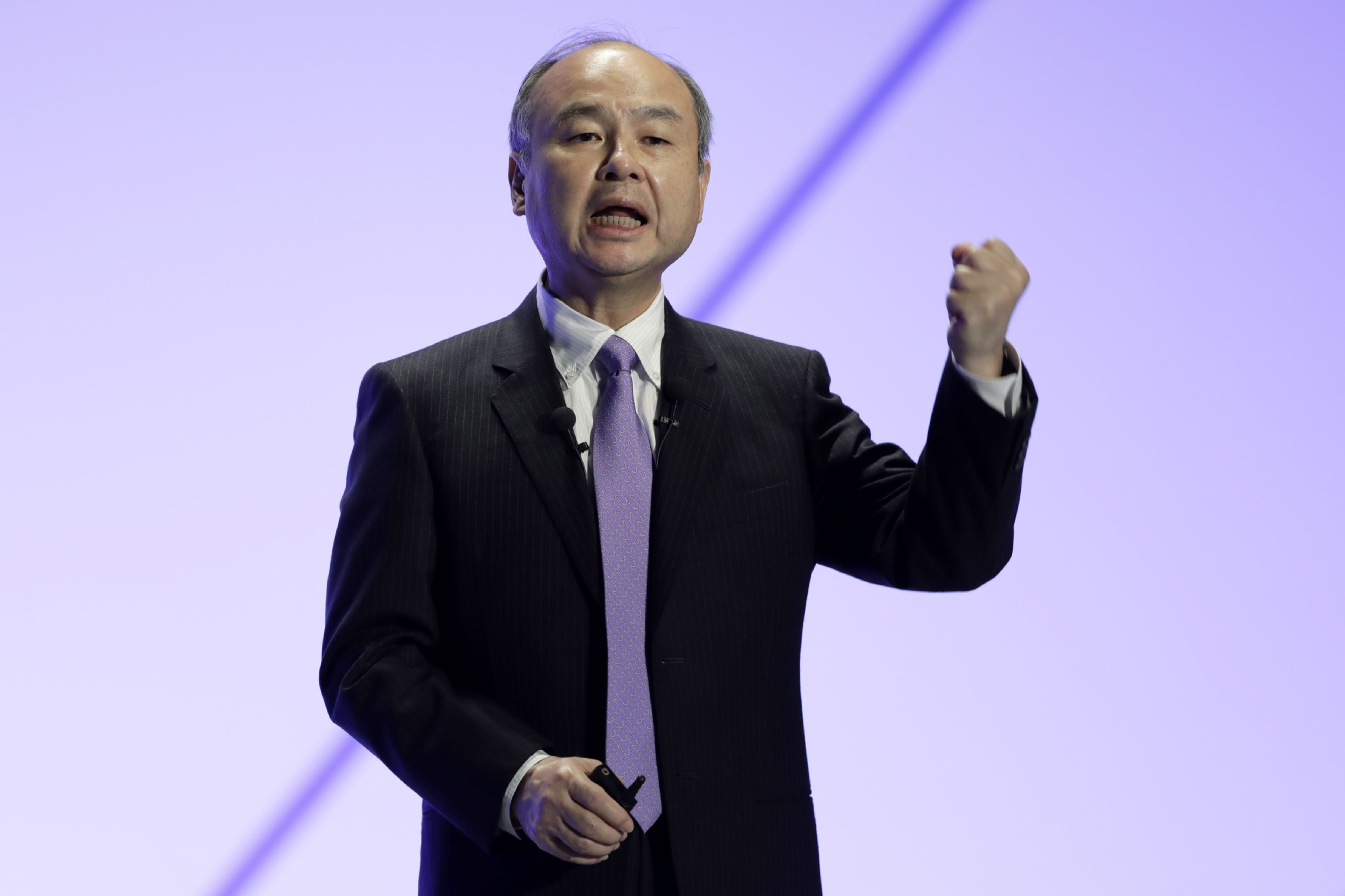 SoftBank aposta em superinteligência artificial e mercado de US$ 46 trilhões