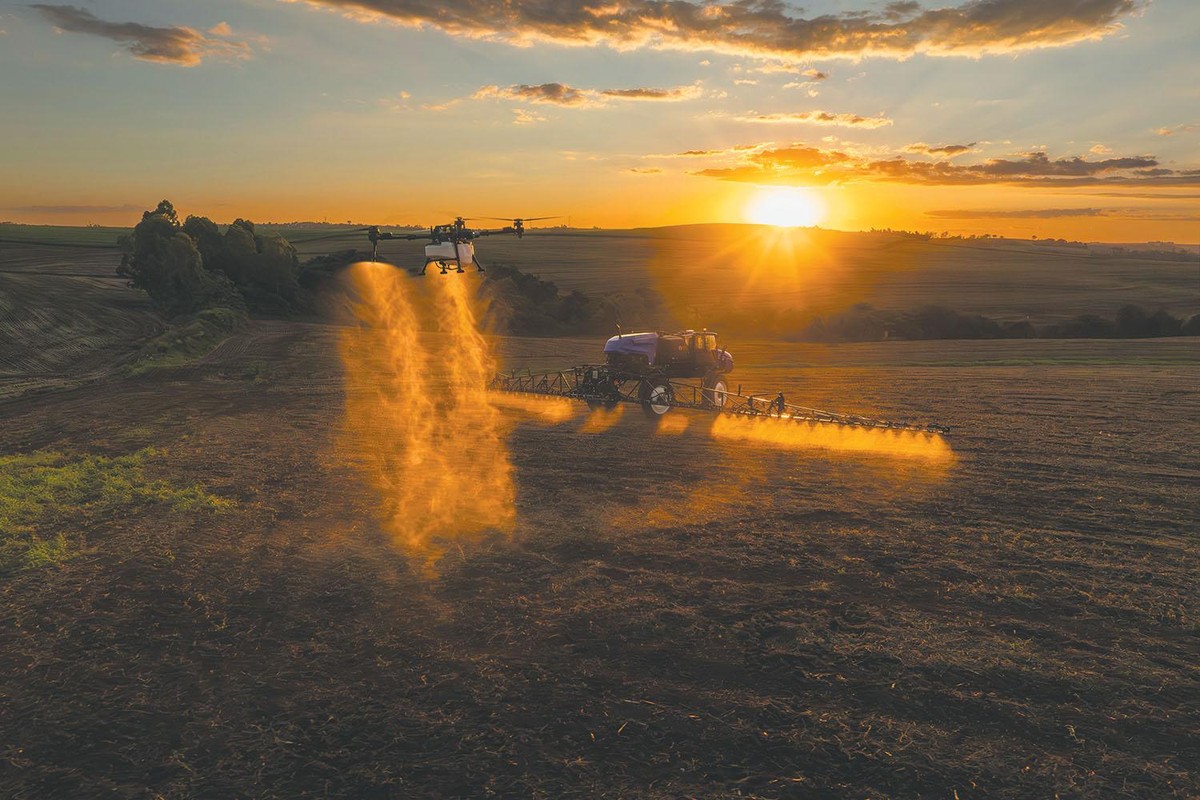 CNH Brasil implementa robótica e inteligência artificial para melhorar eficiência e produtividade na indústria agrícola