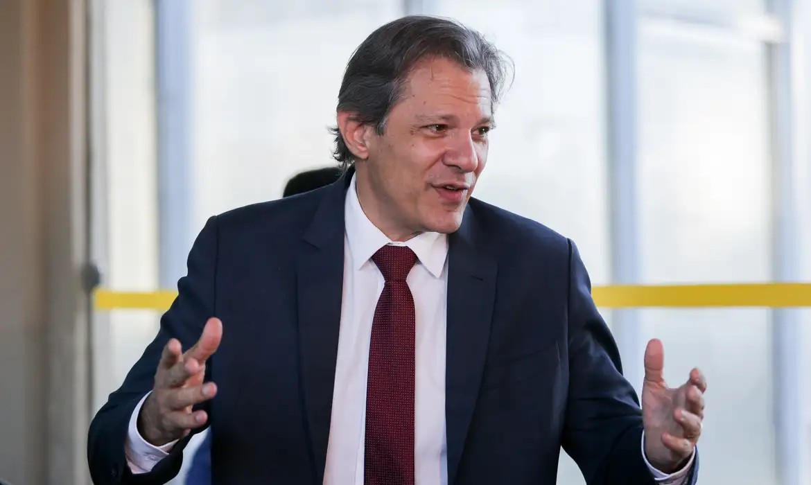 Haddad: Proposta de isenção de IR "não tem um centavo de aumento de imposto"