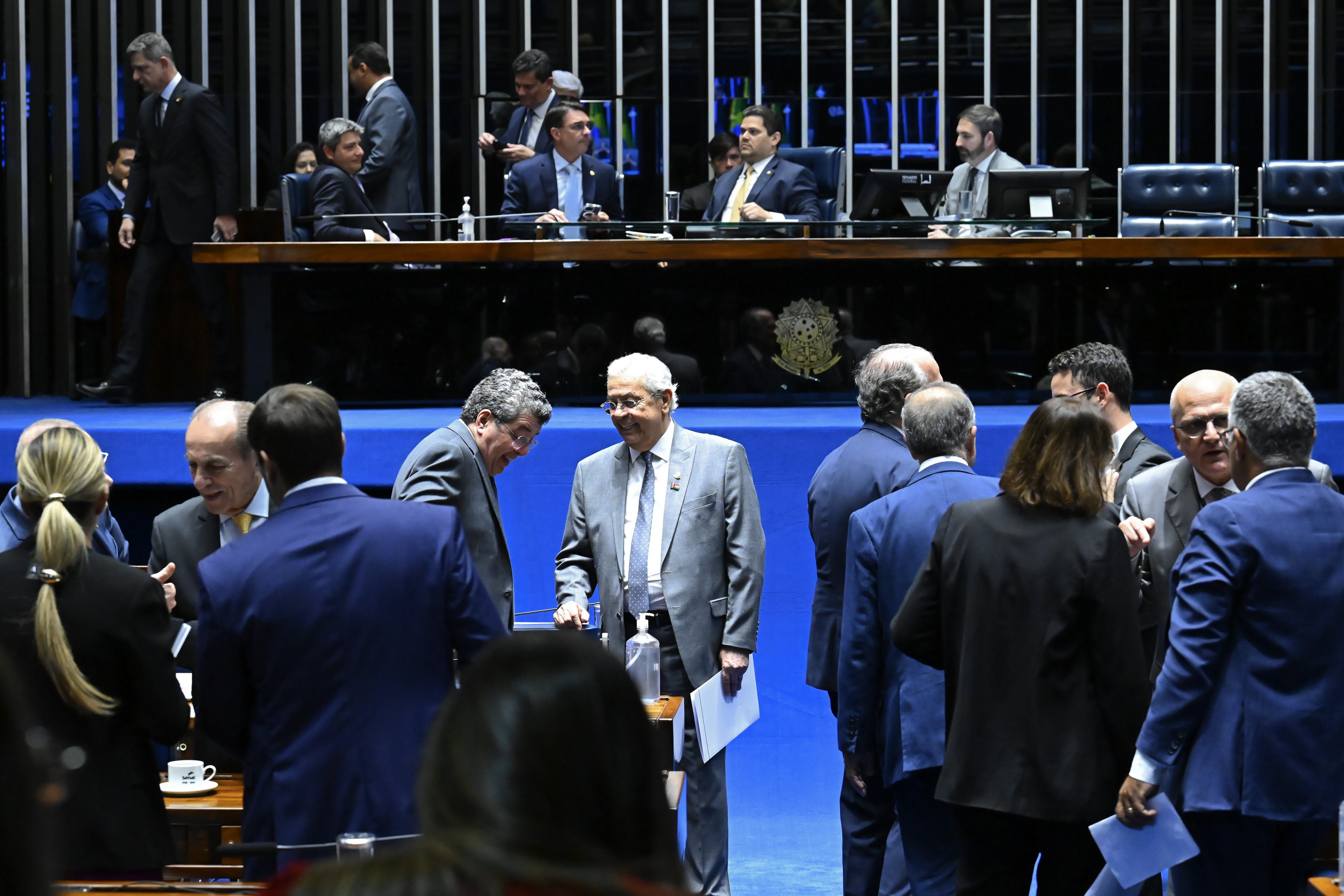 Senado aprova projeto sobre proteção de crianças e adolescentes nas redes sociais