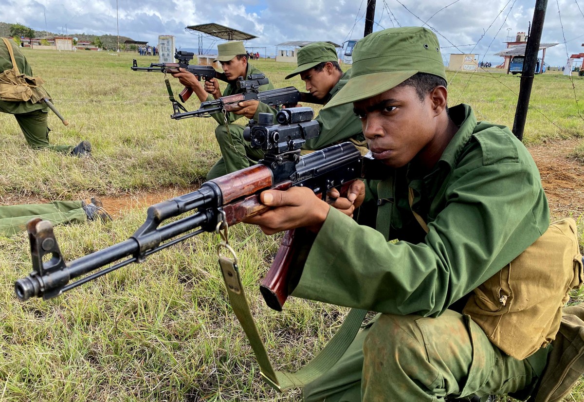 EUA x Cuba: Compare poder militar, população e território dos dois países