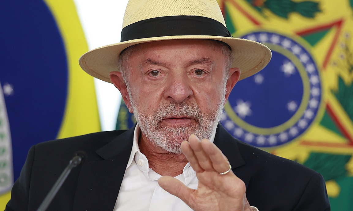 Lula pede maioria no Congresso e  voto em Jaques Wagner