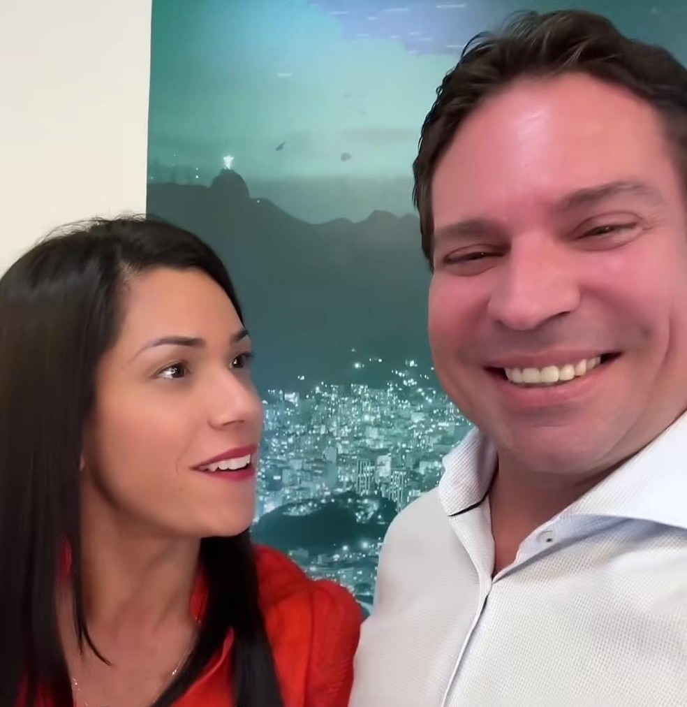 Índia Armelau e Alexandre Ramagem publicaram vídeo nas redes sociais anunciando o ingresso — Foto: Reprodução/Instagram