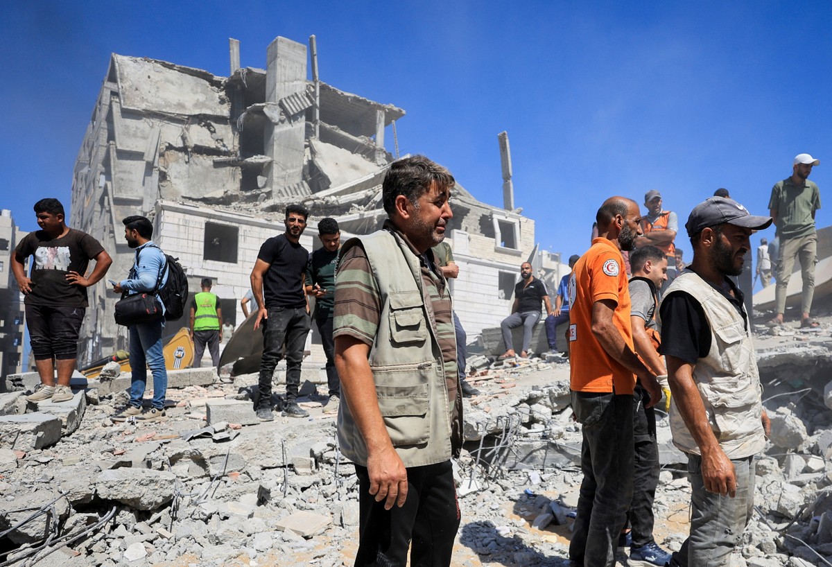 Desabamento de prédio em Gaza deixa 21 mortos na guerra