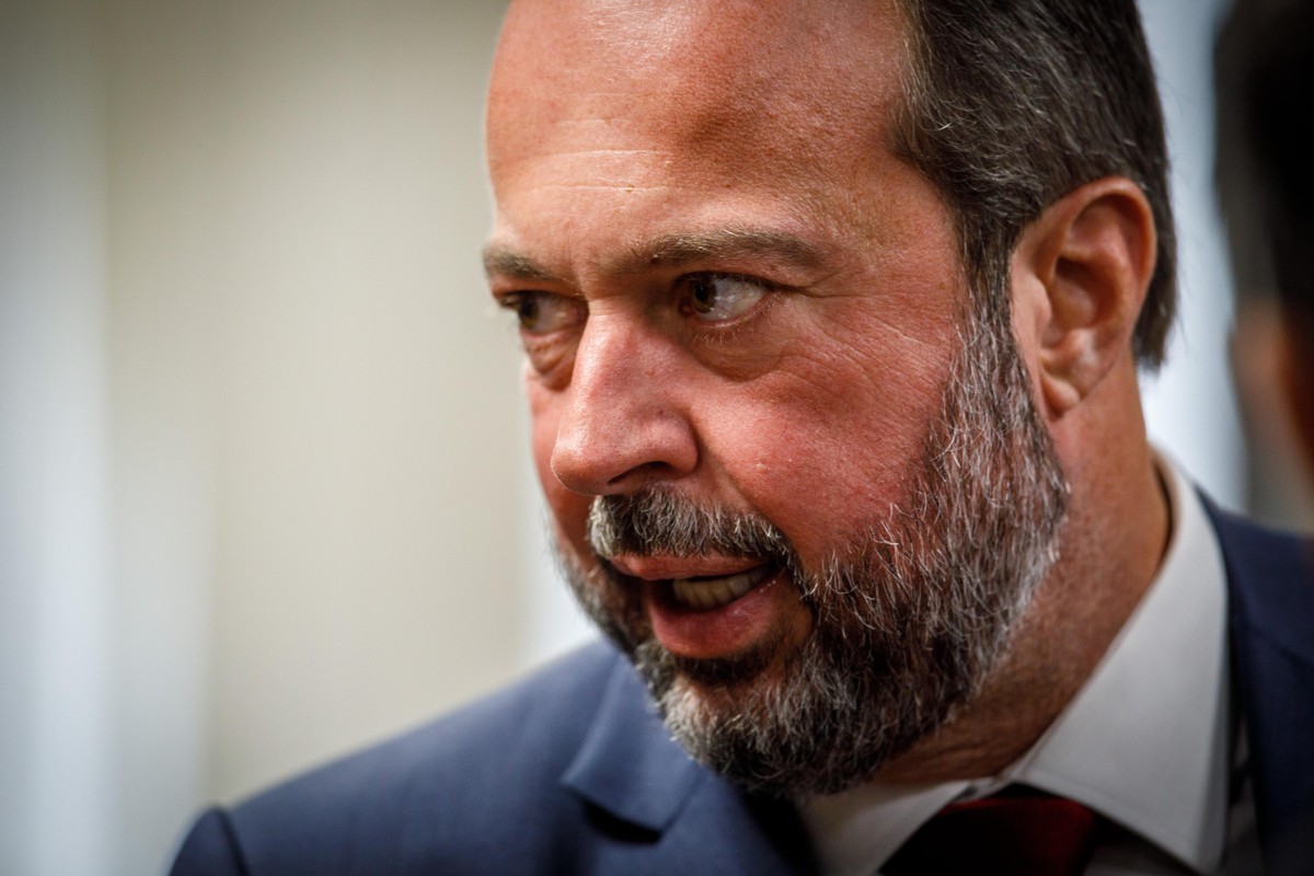 Silveira diz que Leilão de energia desta quarta-feira talvez seja o último de fontes não renováveis