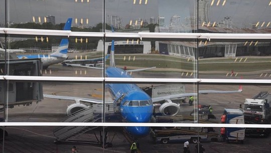 Companhias aéreas cancelam voos devido à greve geral na Argentina