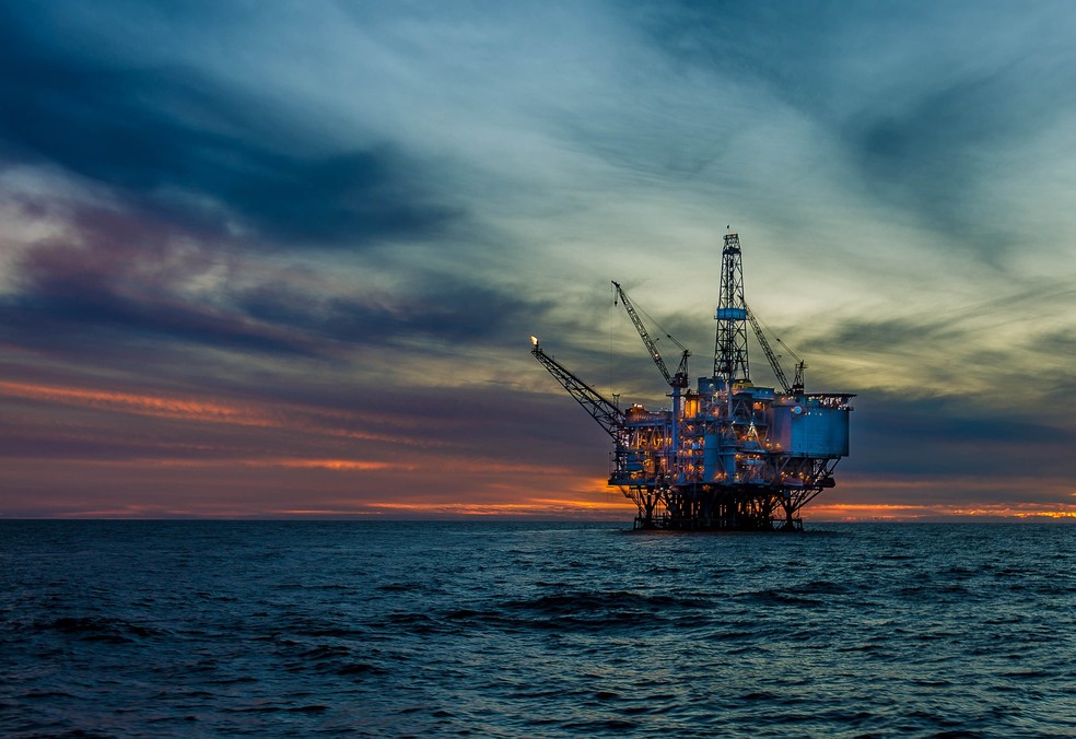 Unidade offshore Santa Ynez, Califórnia (EUA), da Exxon Mobil — Foto: Facebook/Exxon Mobil