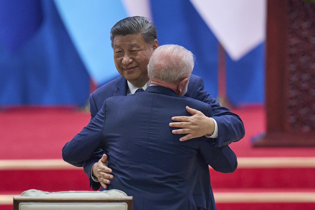 Embaixador da China avisa ao governo Lula que Xi Jinping não virá à cúpula do Brics