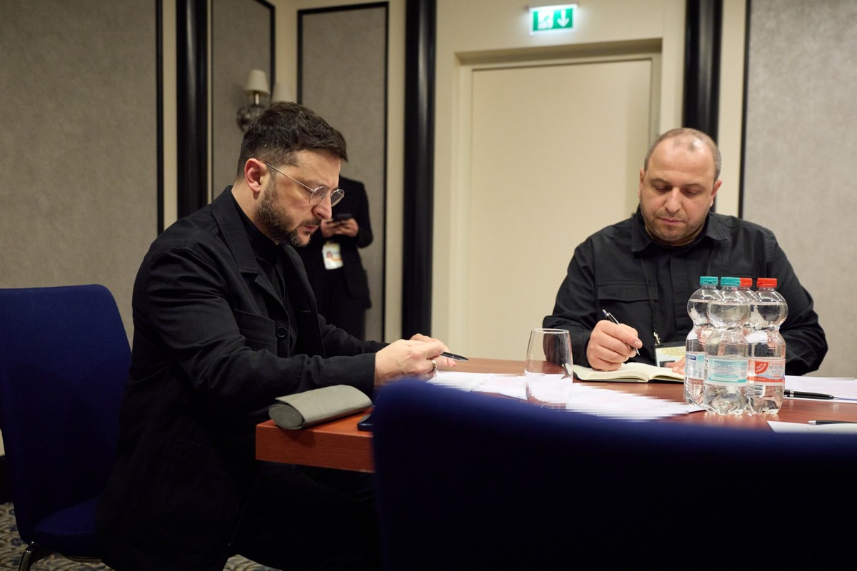 Zelensky se oferece para renunciar à candidatura à Otan, mas exige garantias e rejeita pressão dos EUA