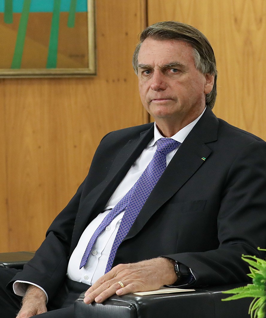 Bolsonaro diz que indulto a Silveira é constitucional