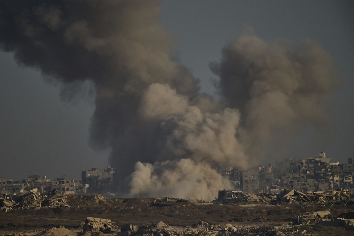 Tanques de Israel avançam sobre Cidade de Gaza; novos ataques deixam ao menos 19 mortos