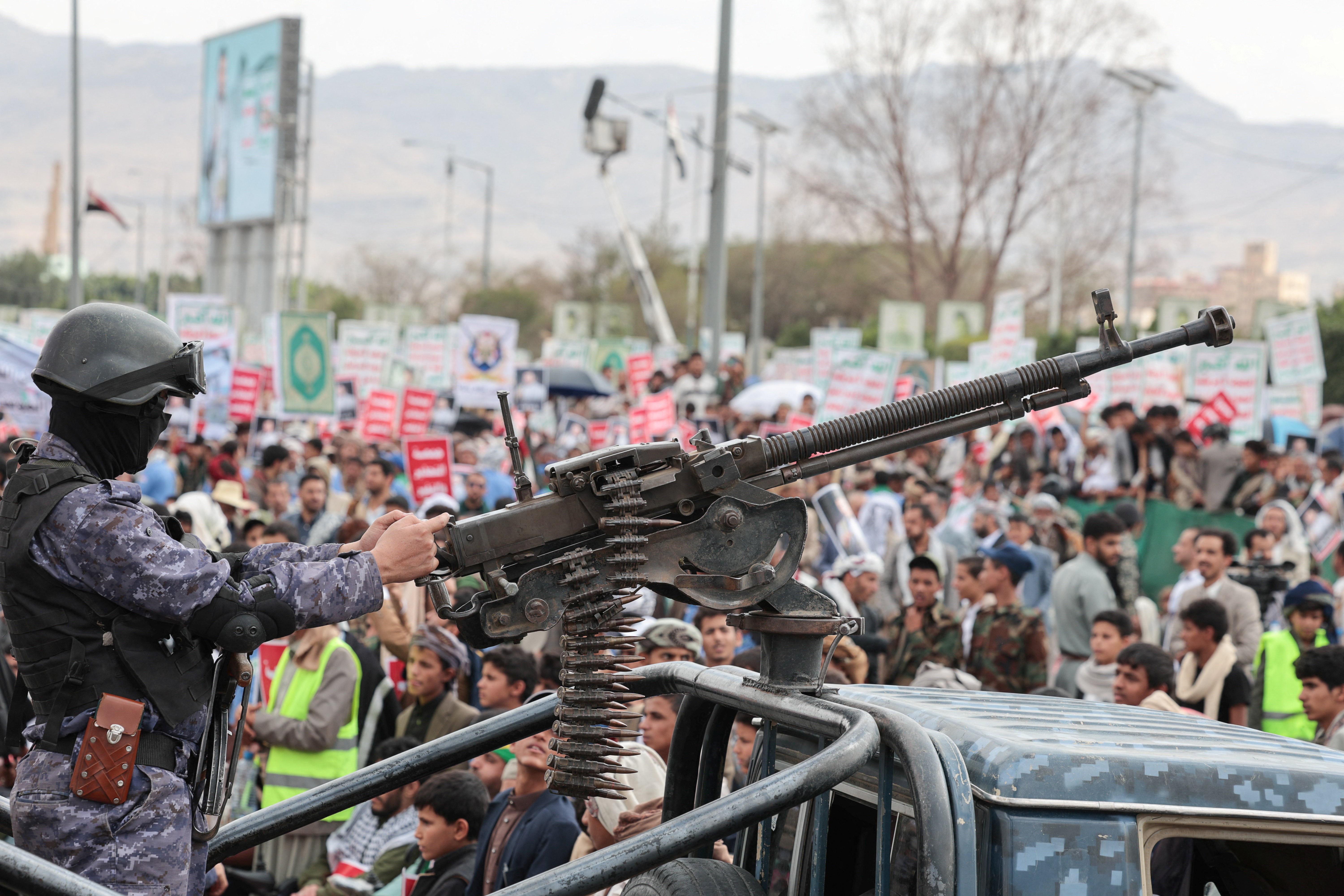 Como os houthis passaram de uma pequena milícia do Iêmen a uma grande ameaça regional?