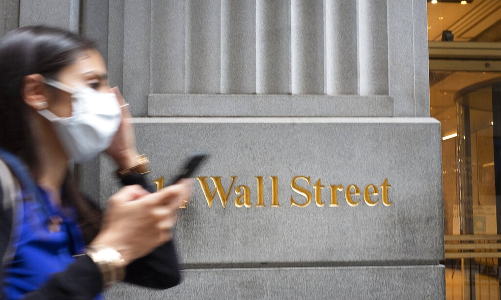 Wall Street, a via financeira de Nova York e dos Estados Unidos; Nyse, Nasdaq, S&P 500 — Foto: Mark Lennihan/AP