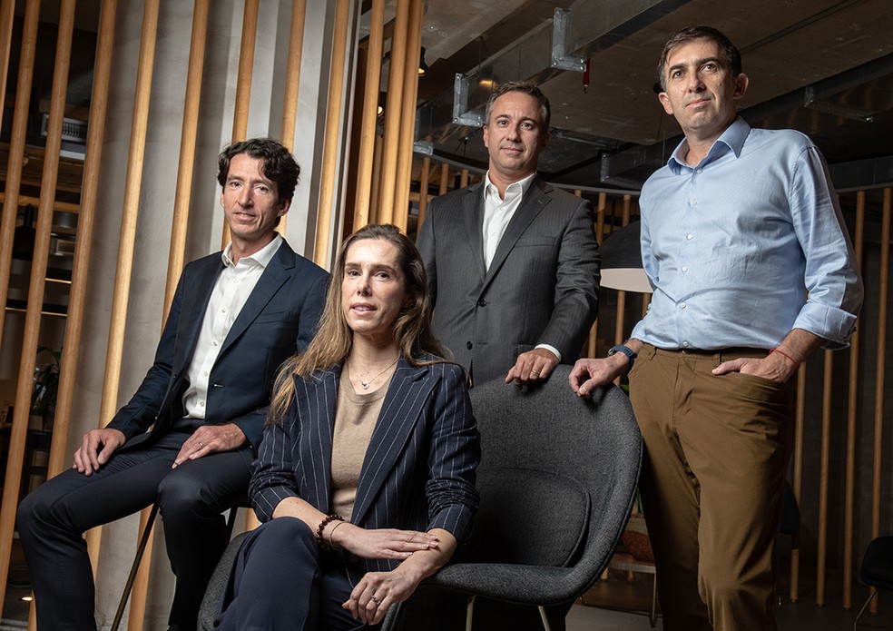 Da esq. para dir.: Mandel, Landgraf, Ferraz e Lopes: nova peça na equipe sob expectativa de mudança do ciclo — Foto: Gabriel Reis/Valor