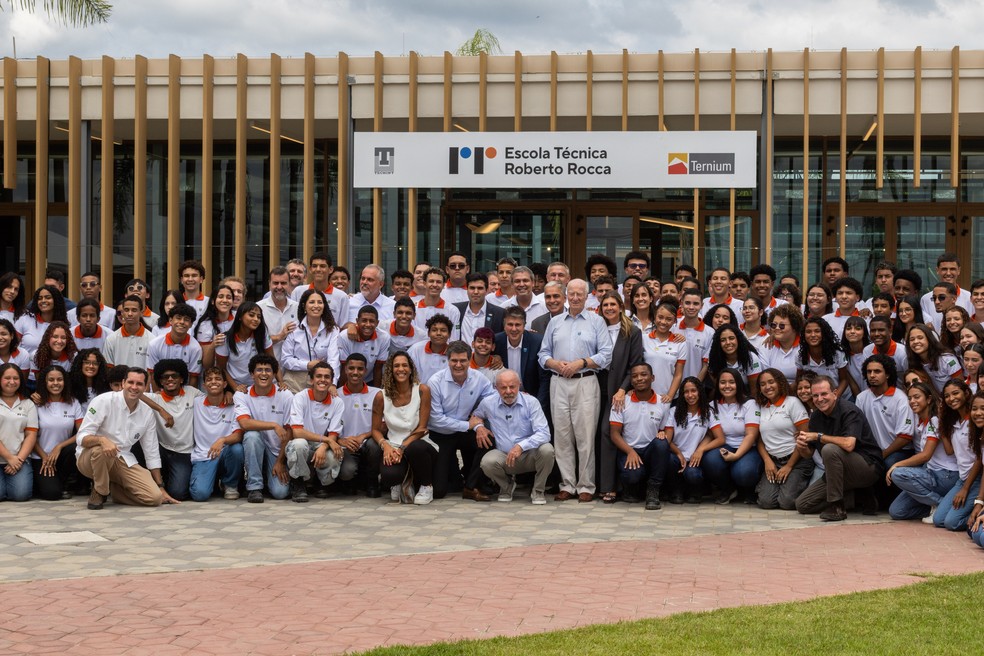 A escola é exclusiva para jovens dos bairros de Santa Cruz, Paciência e Sepetiba e do município de Itaguaí — Foto: Douglas Shineidr