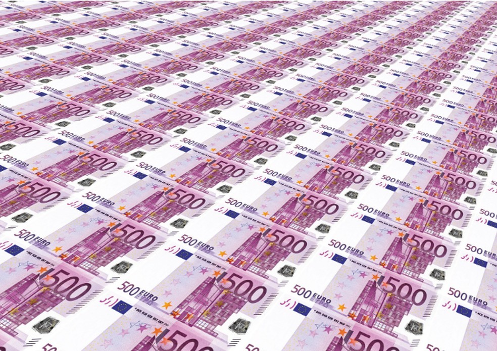 Moedas de Euro, símbolo da economia europeia e do BCE.