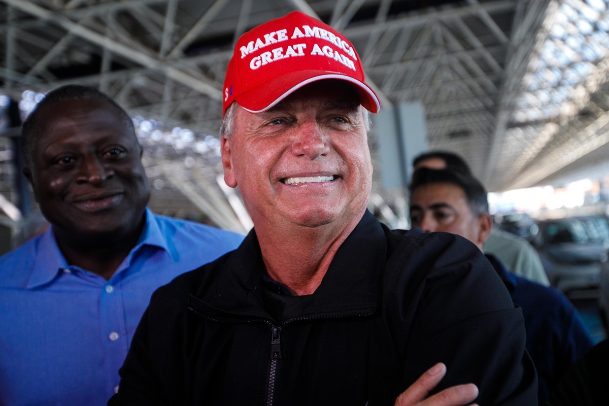 Bolsonaro defende 'tarifaço' de Trump e diz que problema é 'mentalidade socialista' de Lula