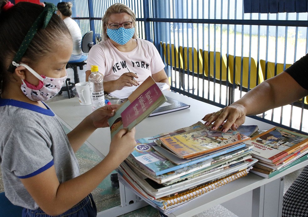 Em Manaus, escolas reabriram na semana passada: retorno seguro numa localidade passa necessariamente pela questão dos indicadores sanitários — Foto: Ione Moreno/Semcom