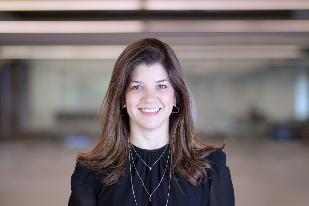 Gabriela Lima, sócia da área de direito trabalhista de TozziniFreire Advogados: Em nossa análise, a lei possui boas diretrizes para atestar que a empresa promove a saúde mental e o bem-estar dos seus trabalhadores” — Foto: Divulgação