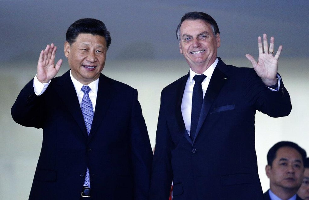 Xi Jinping e Jair Bolsonaro em Brasília — Foto: Eraldo Peres/Associated Press