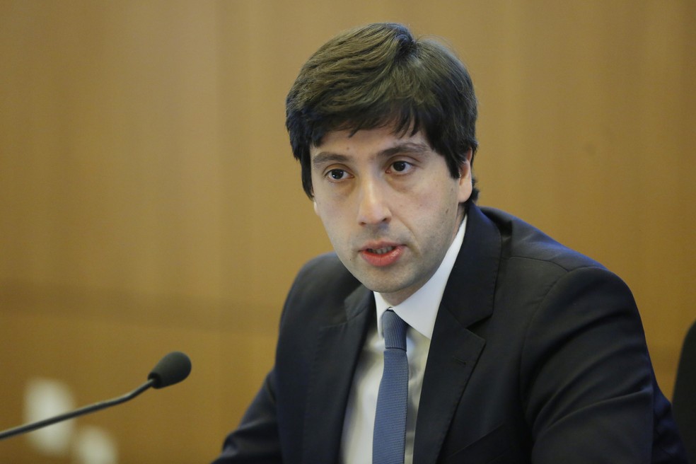 "Eu acho que o ciclo [de aumento da Selic] deve continuar, porque você tem um cenário adverso de inflação, expectativa desancorada, resiliência de crescimento, projeções do mercado de trabalho [aquecido], tudo isso levando a um cenário adverso exigindo o ciclo [de alta de juros]", disse Diogo Guillen, diretor de política econômica do BC, em palestra em São Paulo — Foto: Raphael Ribeiro/BCB