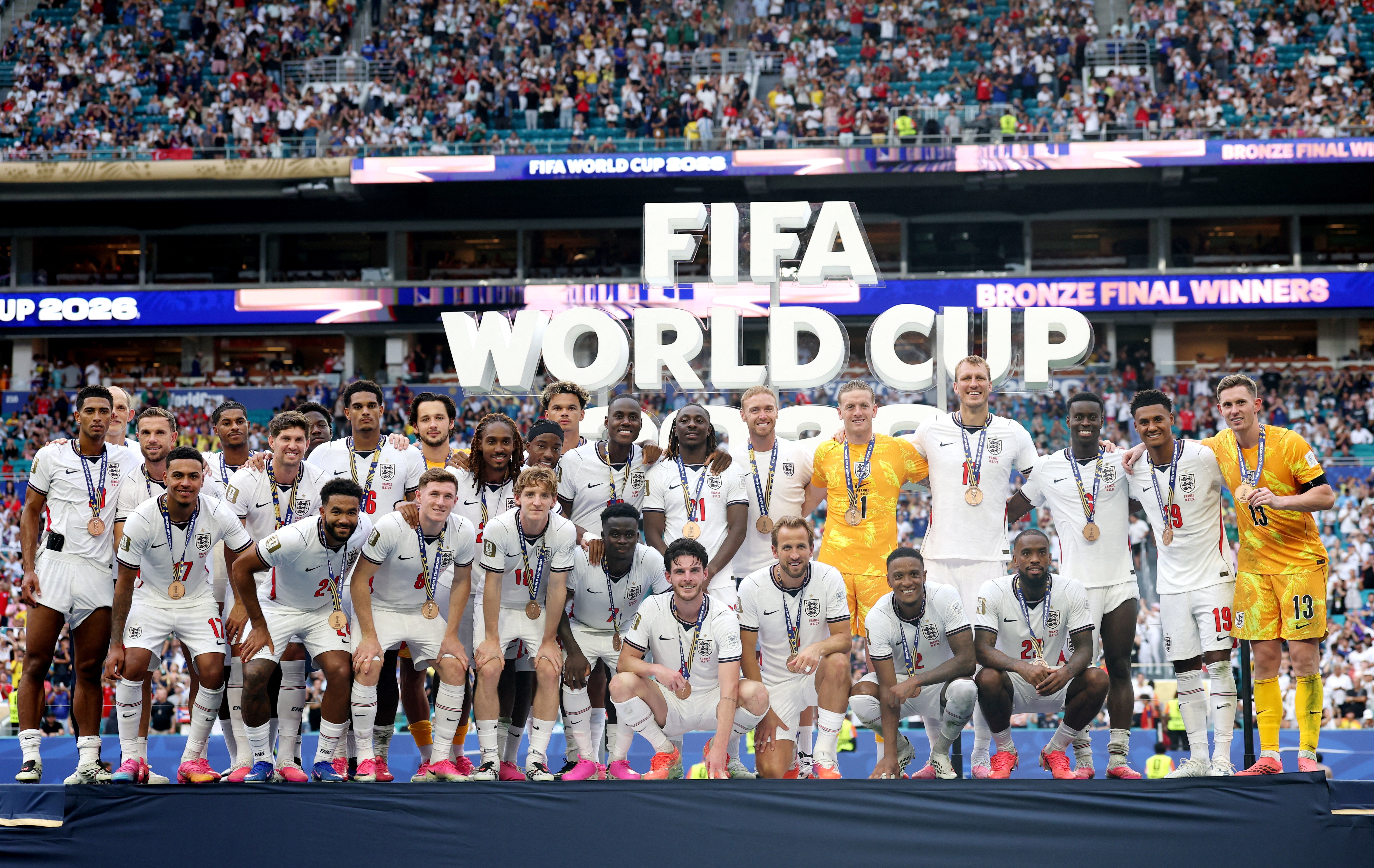 Futebol: Negócio Bilionário Que Move Paixão e Política Global