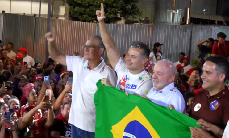 Em oposição à ala majoritária, dez diretórios estaduais do MDB declaram apoio a Lula