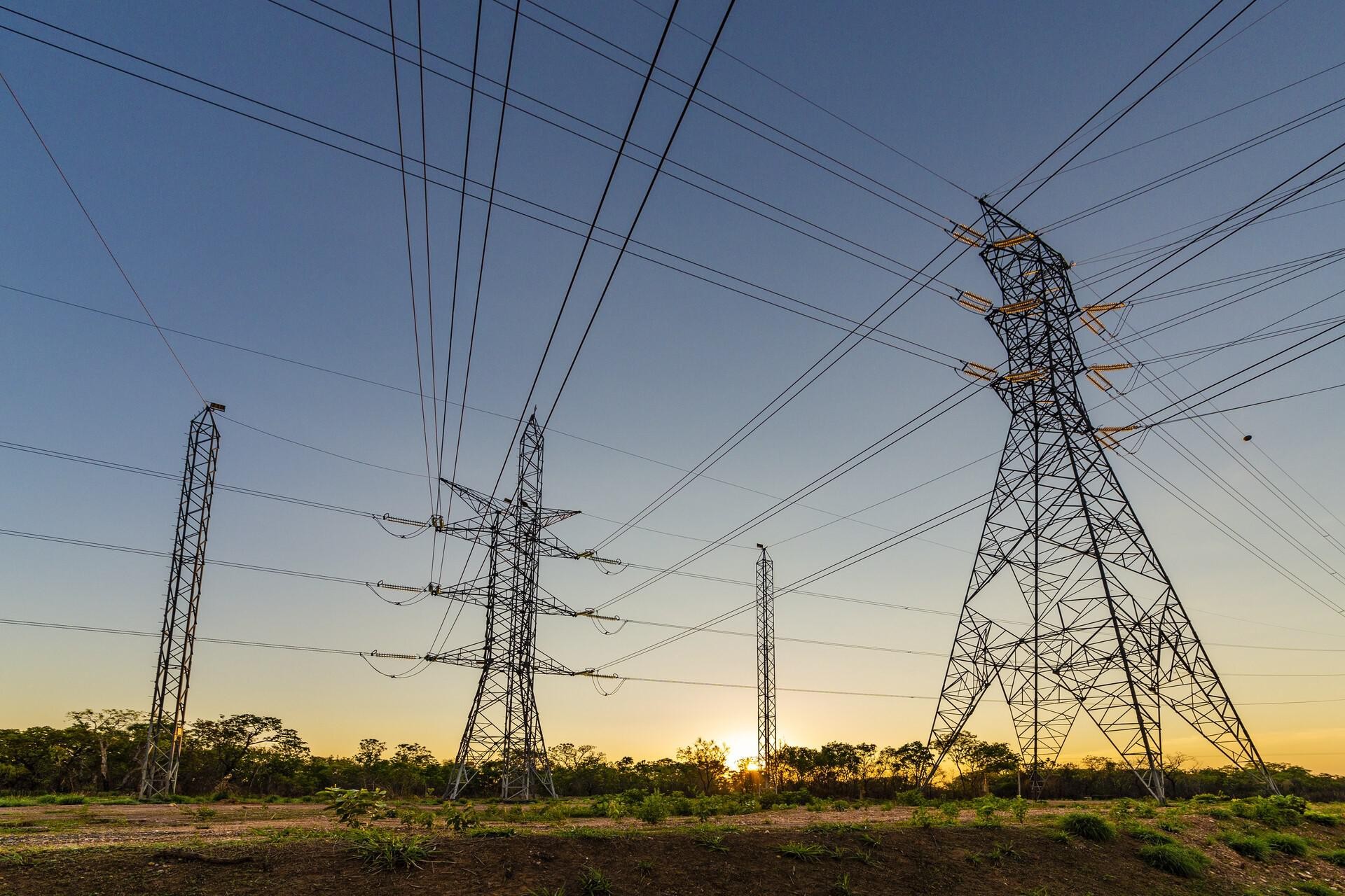 Análise: Com margens apertadas e deságios elevados, o porto seguro da transmissão de energia testa limites de risco