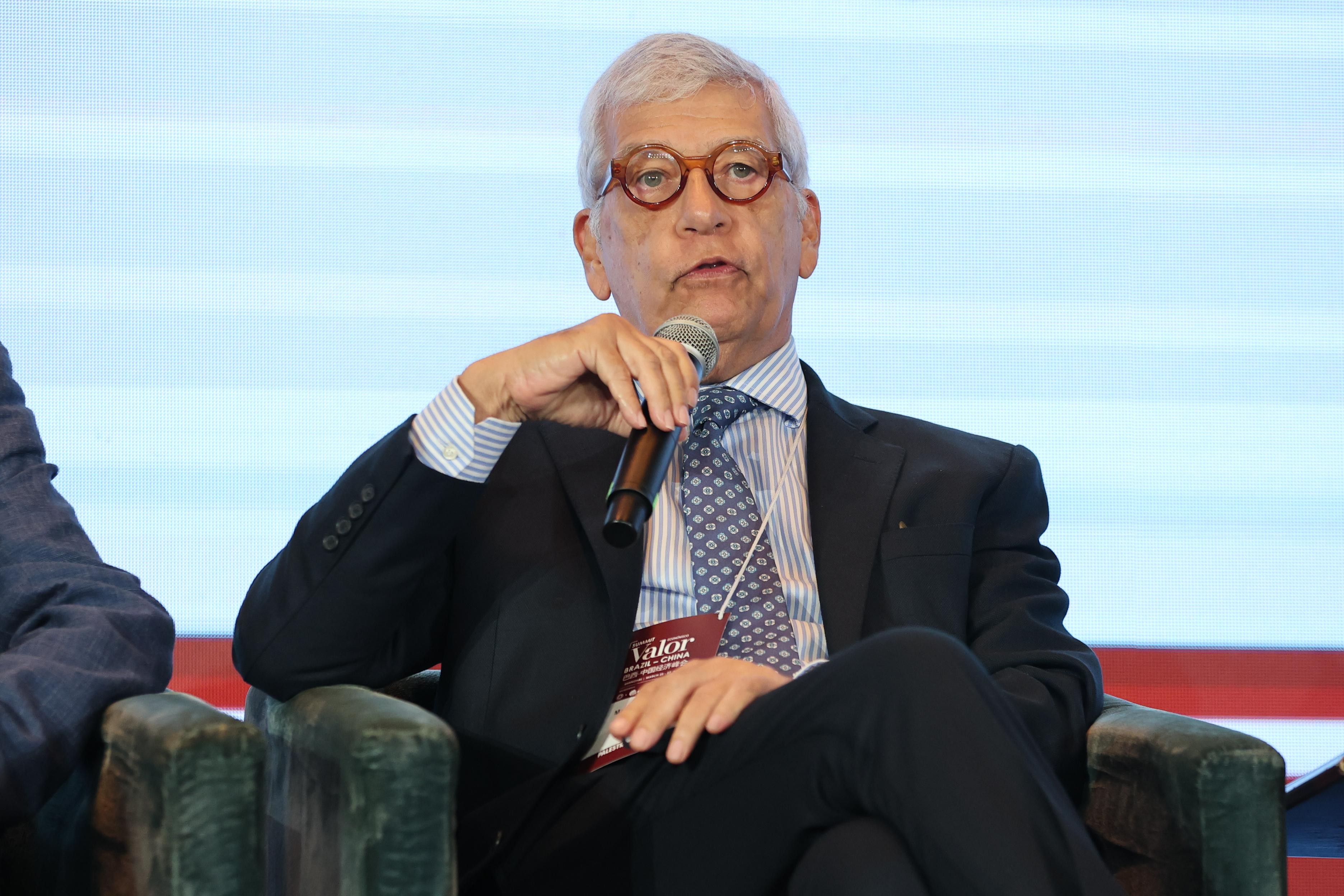 Oportunidades e riscos que o Brasil terá com a pressão para que EUA e China se aproximem