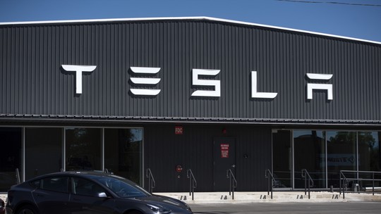 Reguladores dos Estados Unidos investigam recall da Tesla relacionado a piloto automático