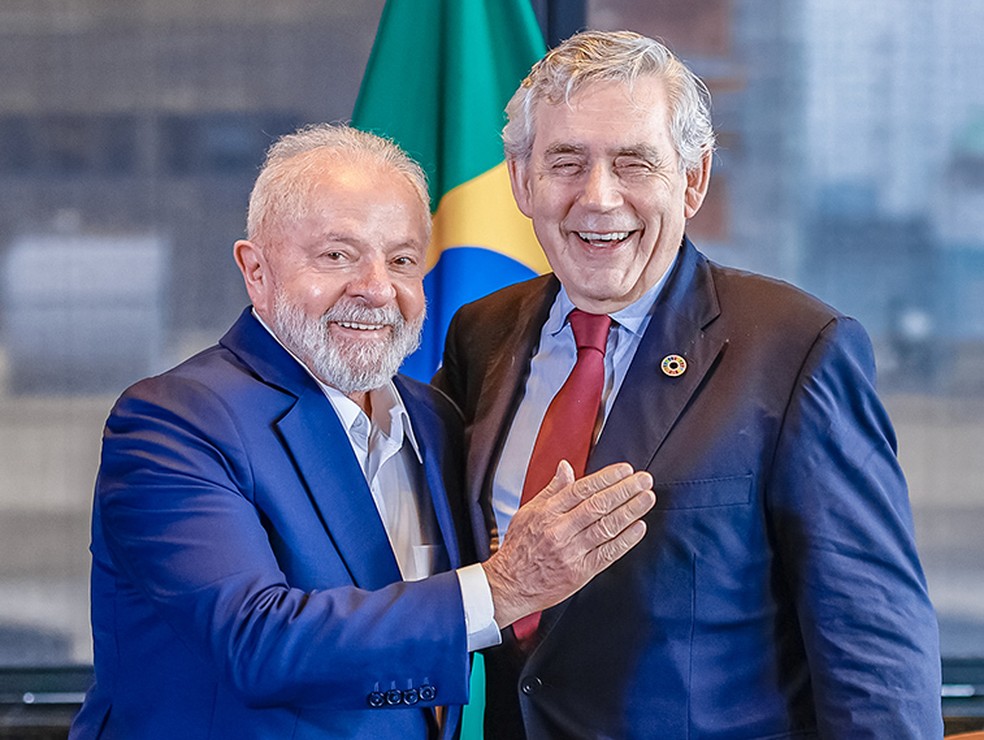 Lula com o ex-primeiro-ministro britânico Gordon Brown, em Nova York — Foto: Ricardo Stuckert/PR