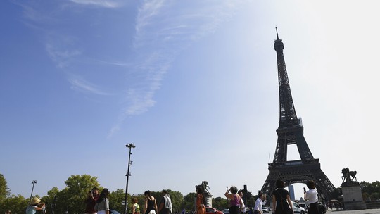 Paris lança 'guerra' a 'Airbnbs ilegais' e prefeitura faz batidas por turistas nos bairros mais caros da cidade 