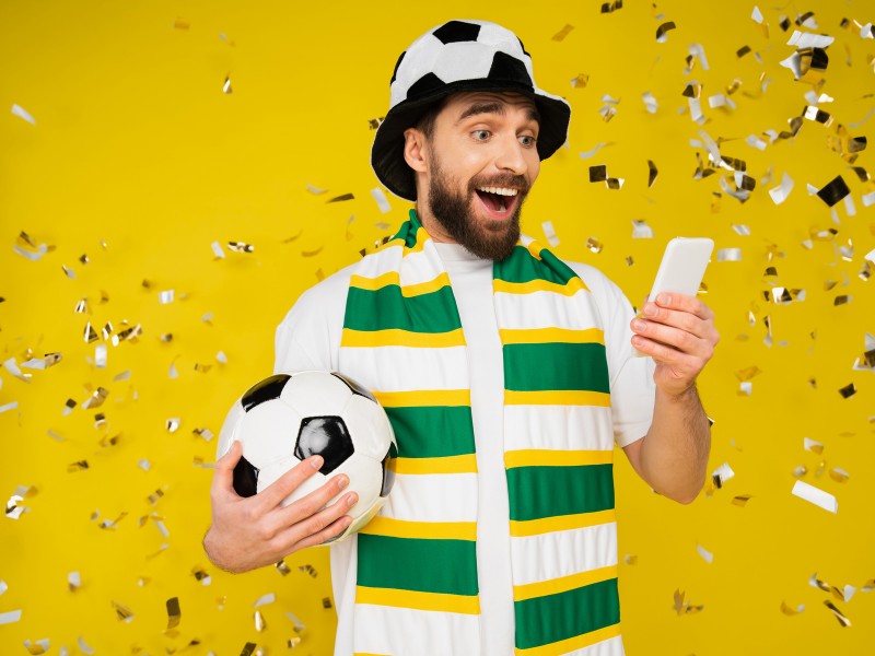 Cartão de TODOS facilita troca de figurinhas da Copa via app