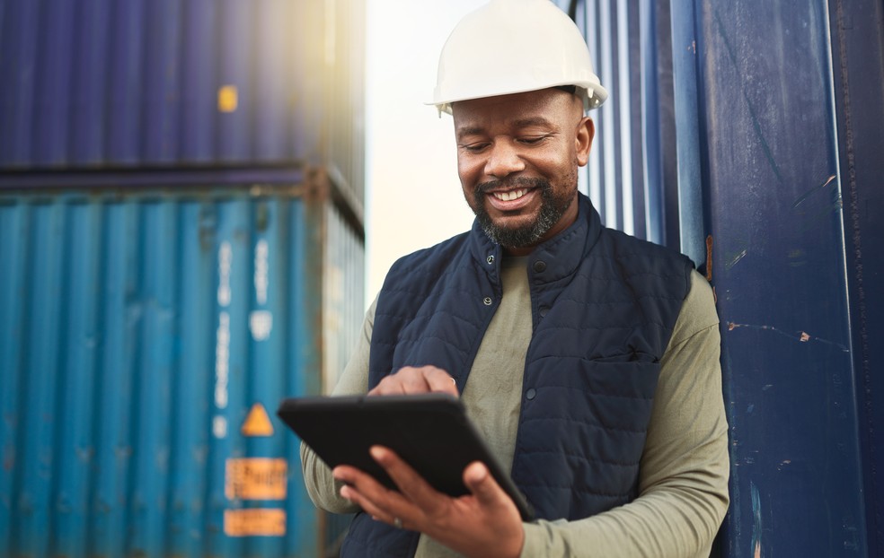 Investimentos em IA e IoT elevam o patamar de competividade, conexão e eficiência da cadeia de suprimentos — Foto: AdobeStock