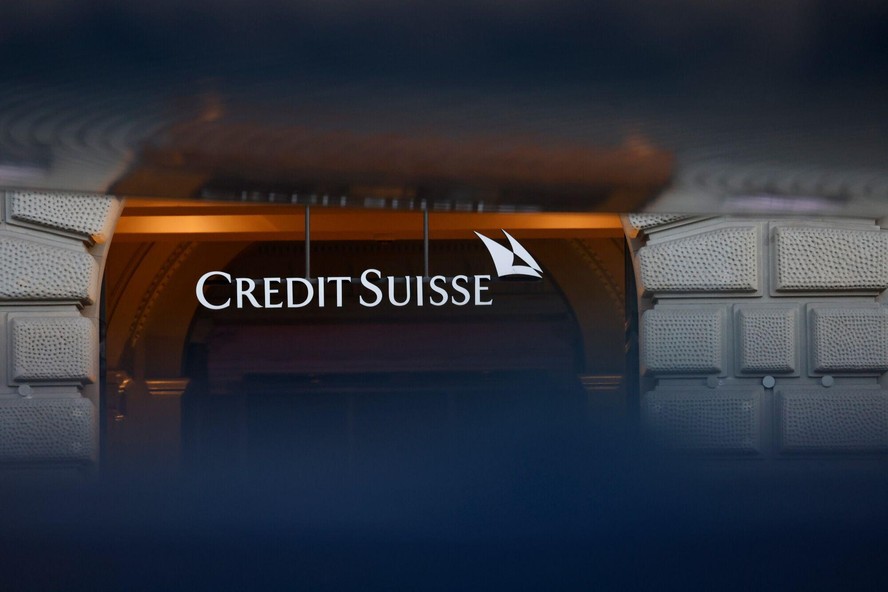UBS coloca área de fundos imobiliários do Credit Suisse à venda