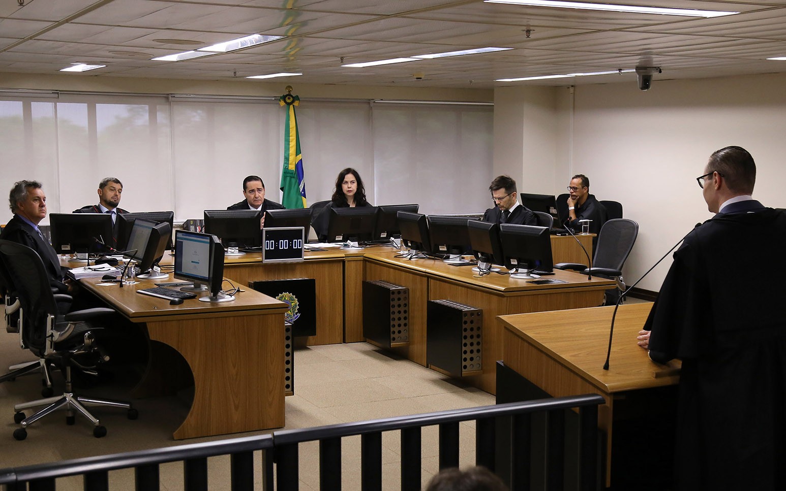 TRF-4: Mulher que contestava empréstimos consignados é condenada por litigância de má-fé - QTU Questões do Universo