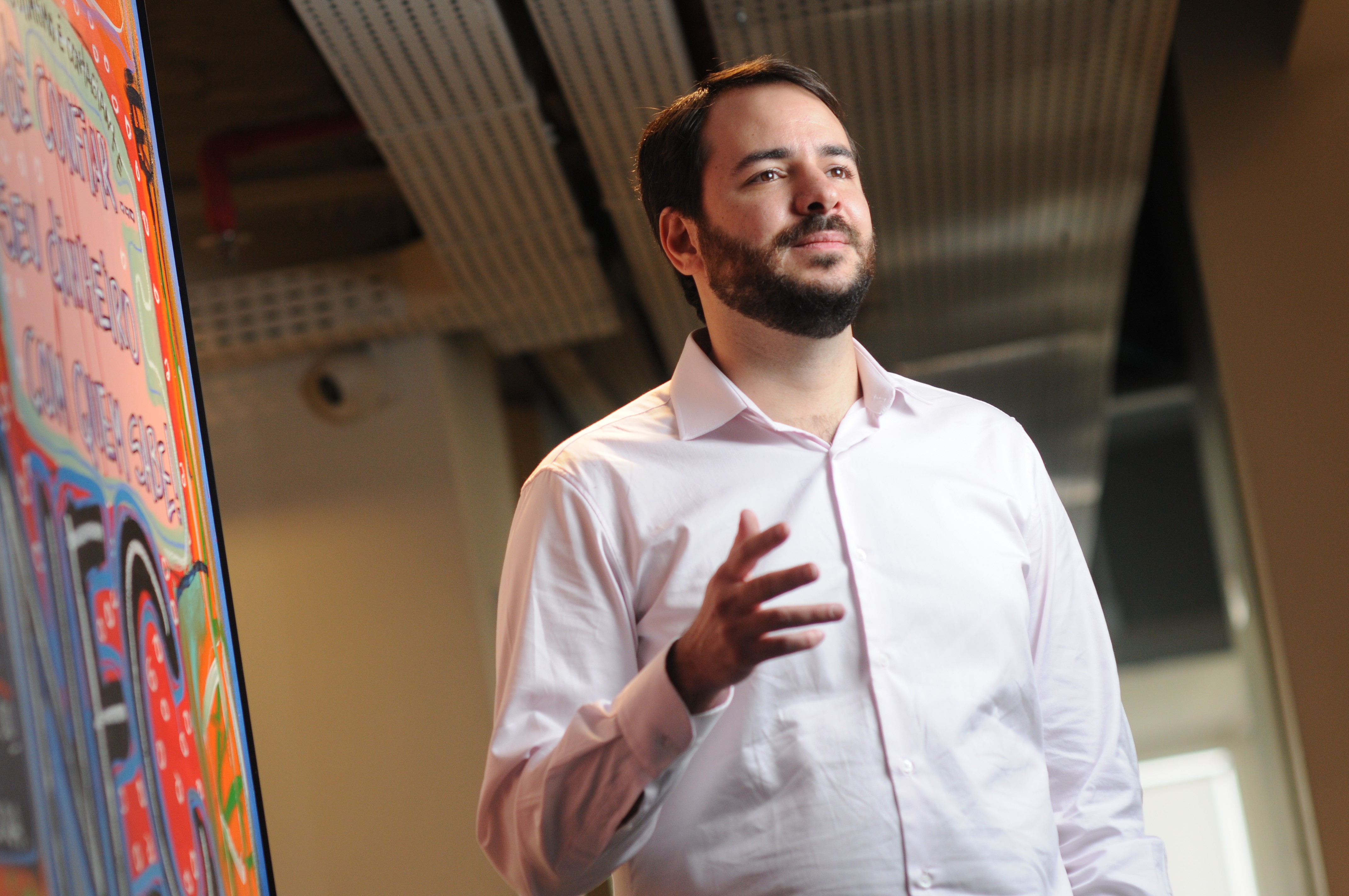 Tesouro faz megaleilão de prefixados e adiciona risco ao mercado de juros