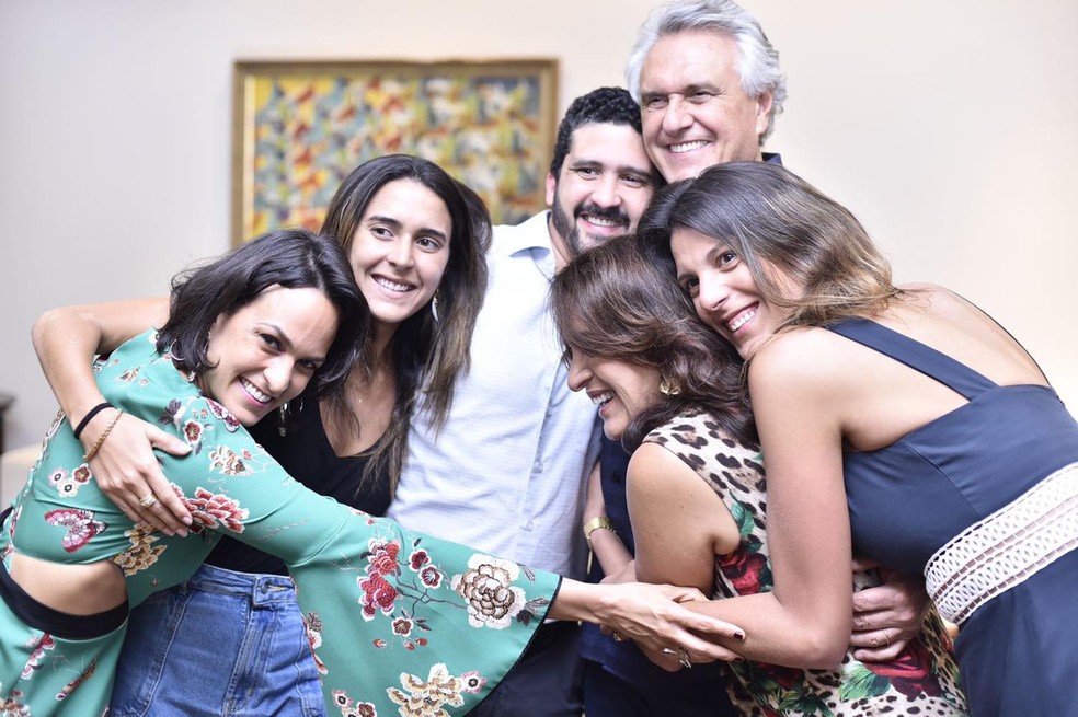 Governador de Goiás, Ronaldo Caiado, mulher e os filhos — Foto: Reprodução/Facebook