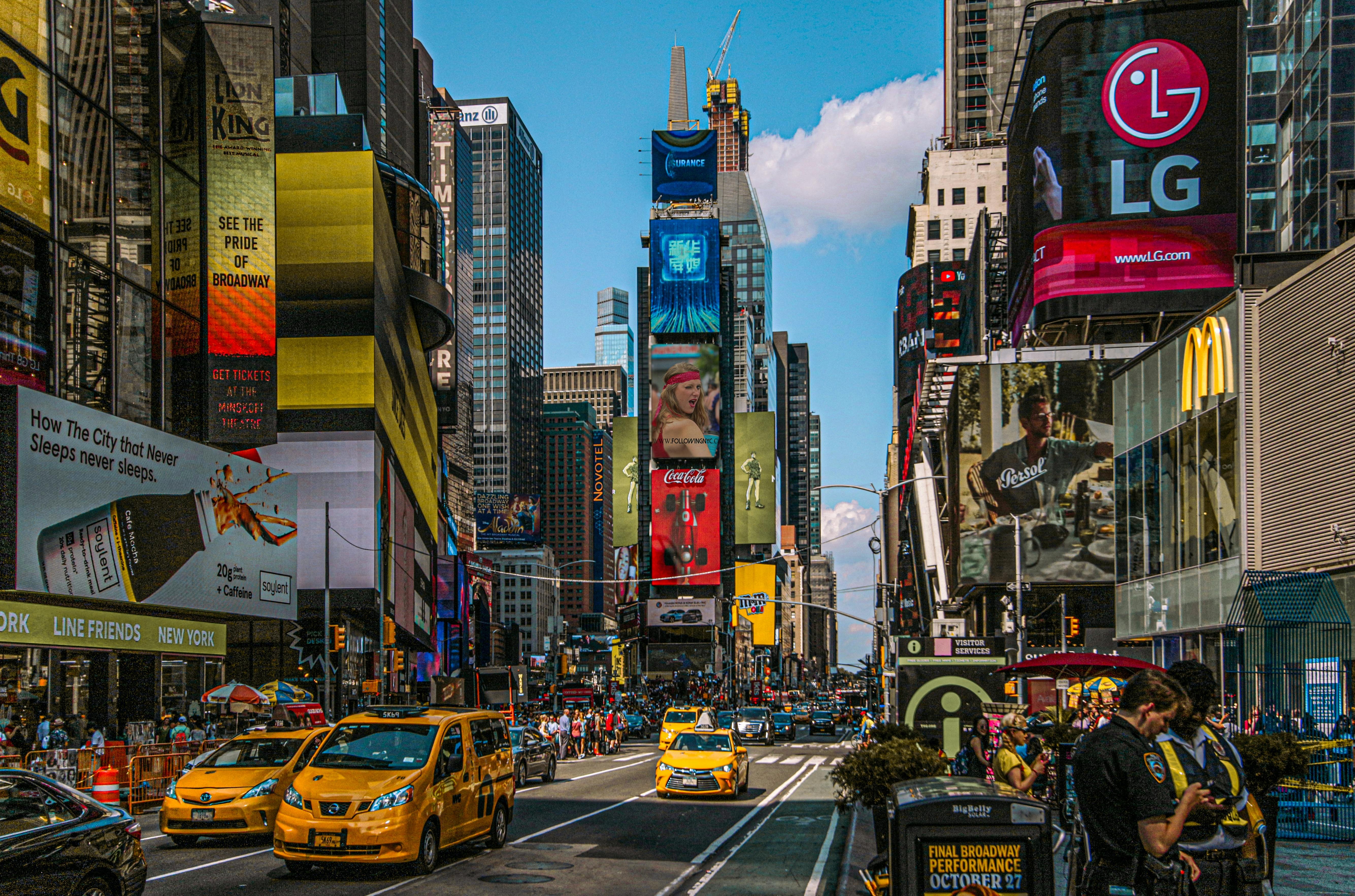 Gasto de turista brasileiro no exterior soma US$ 2,342 bilhões em julho, diz BC