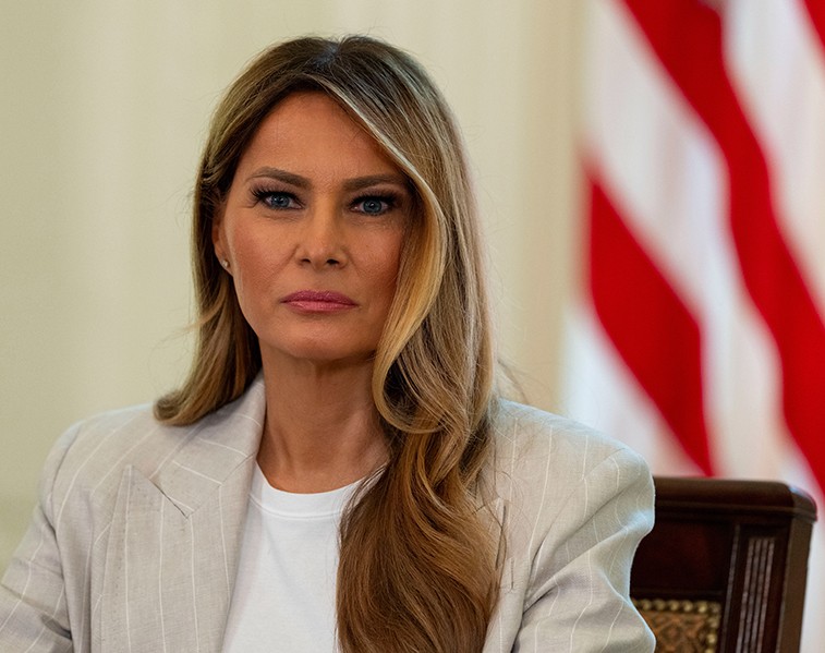 Melania Trump diz que ABC deve tomar posição sobre apresentador Jimmy Kimmel: ‘um covarde’