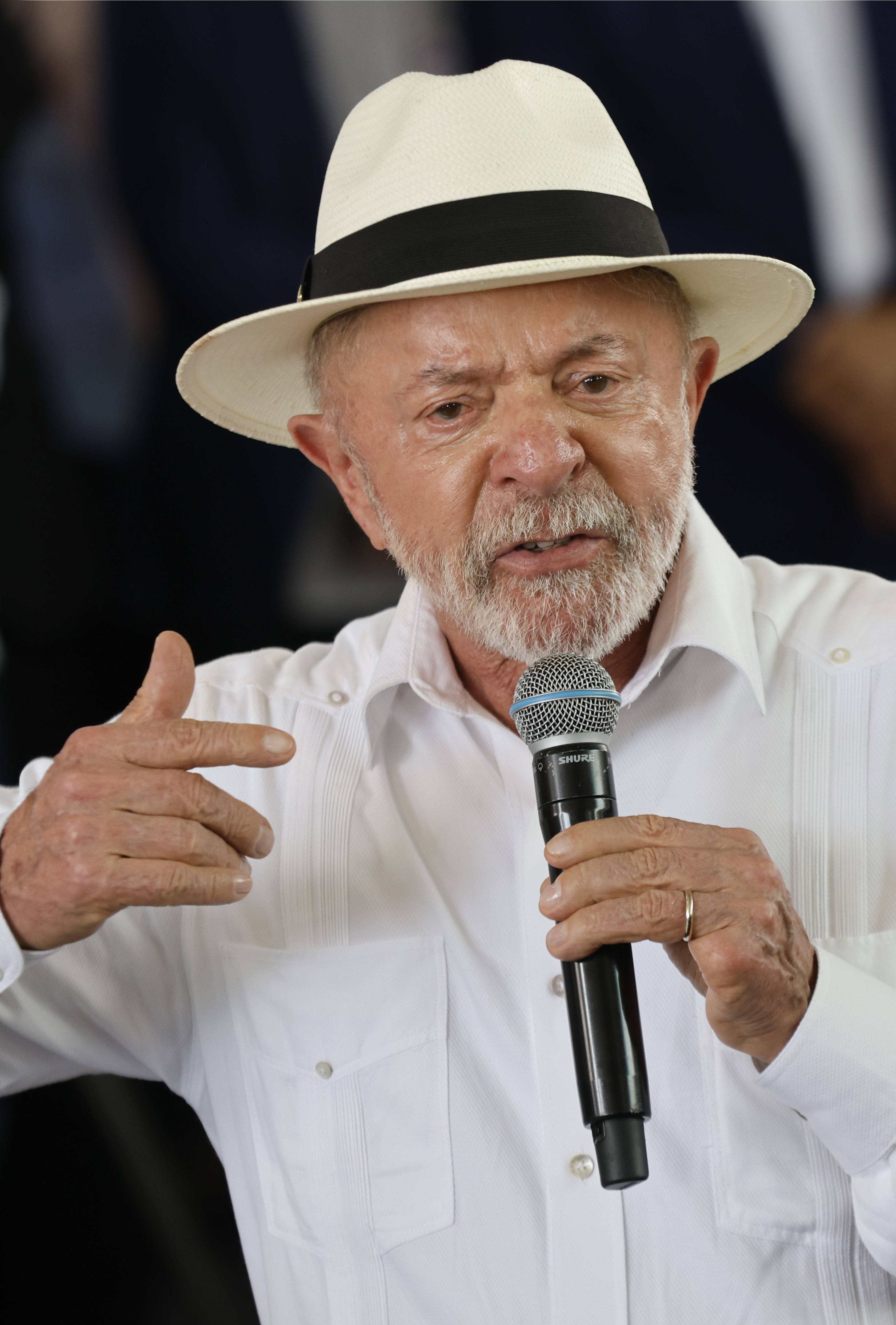 Lula associa Flávio a novo tarifaço dos EUA e recorda: 'quando Trump nos puniu ano passado, o filho de Bolsonaro agradeceu'