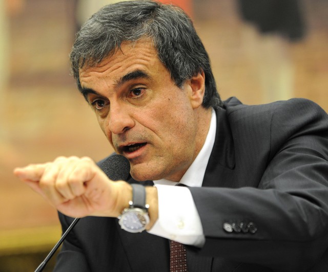 Armar população para reduzir violência é equívoco, diz Cardozo ...
