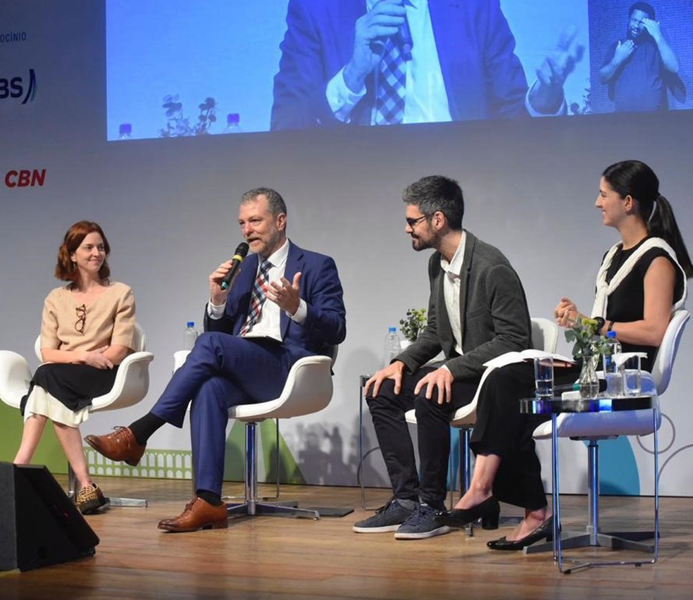 Da esq. para dir.: Carolina Grottera, Morgan Doyle, Pedro Ferreira de Souza e Bruna Mascotte no encontro do G20 — Foto: Fabio Cordeiro/Agência O Globo