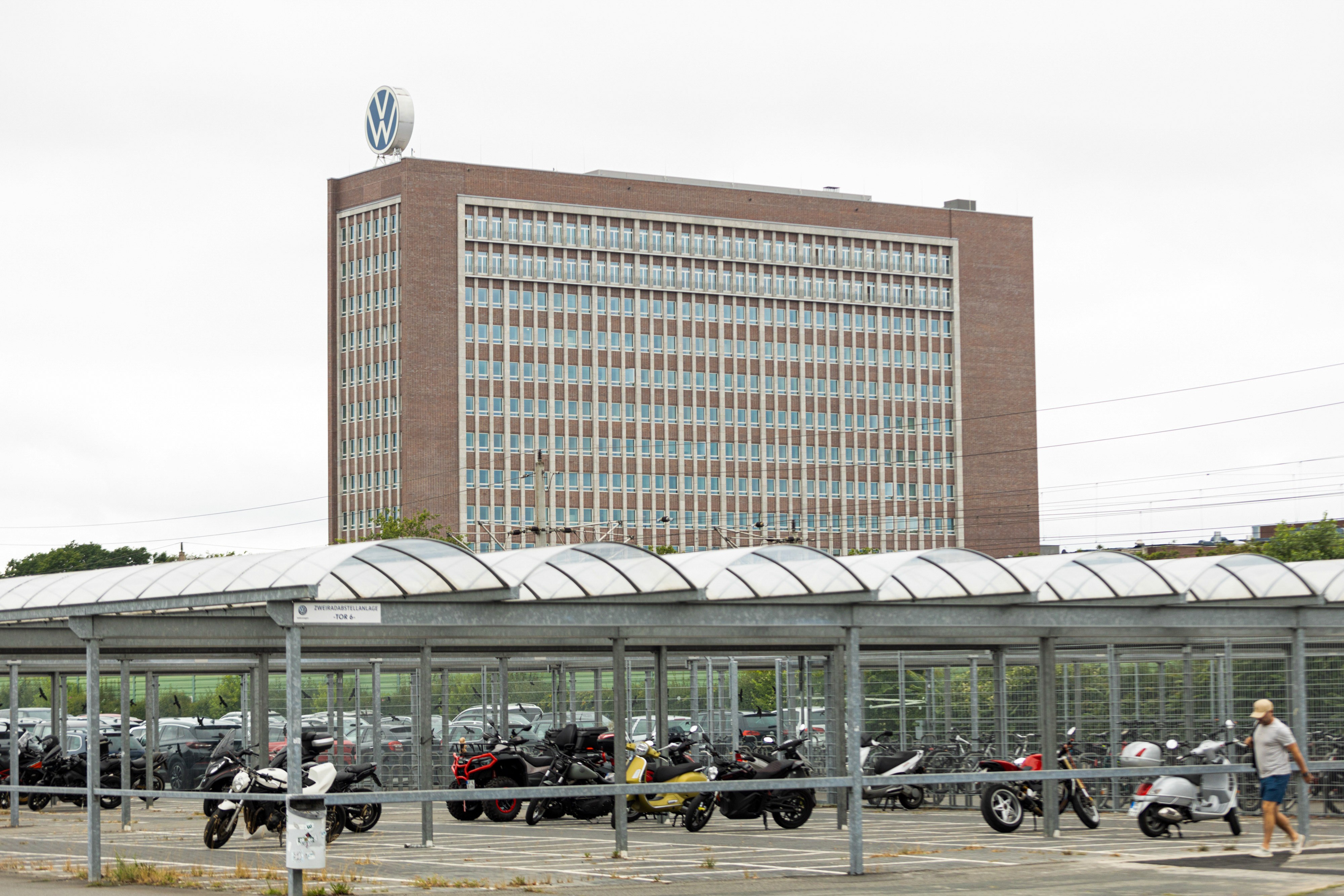 Cerca de metade dos 50 mil cortes da Volkswagen será na Alemanha, segundo premiê - Foto