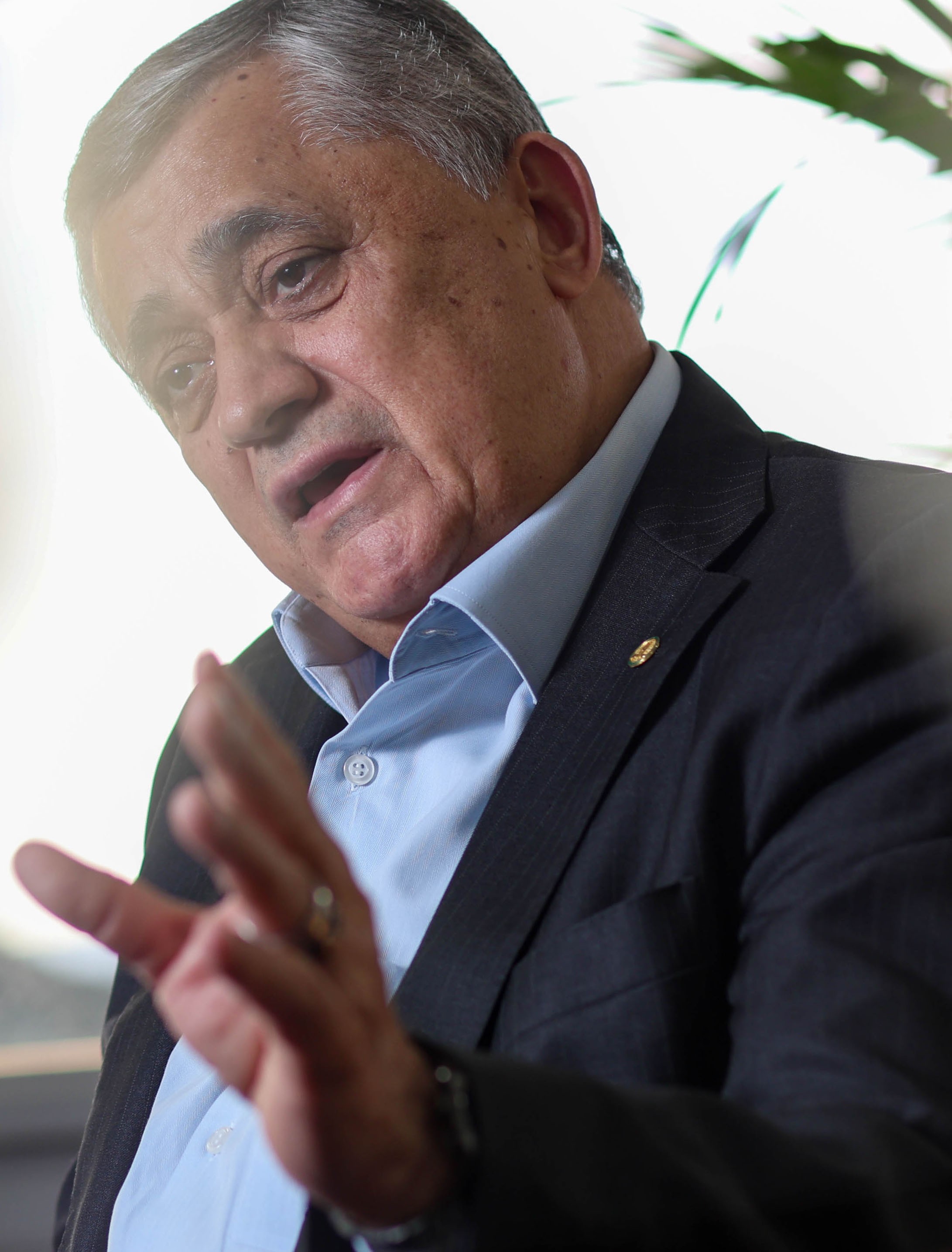 Governo fecha hoje proposta para transição da 6x1, diz Guimarães