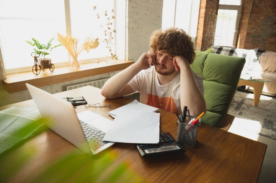 Como aprender a parar de adiar tarefas no trabalho?