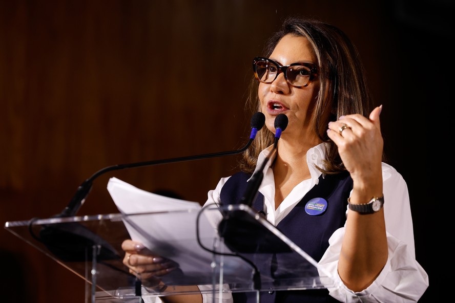 A iniciativa para mulheres em situação de violência, anunciada nesta segunda-feira (24), teve a participação da primeira-dama, Janja Lula da Silva