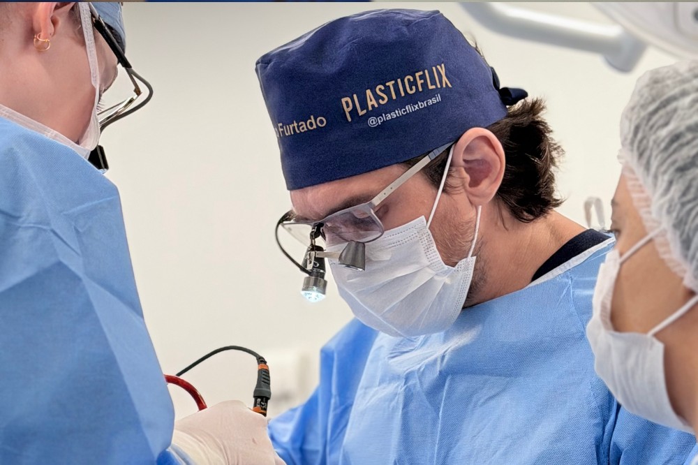 Rinoplastia individualizada valoriza características faciais